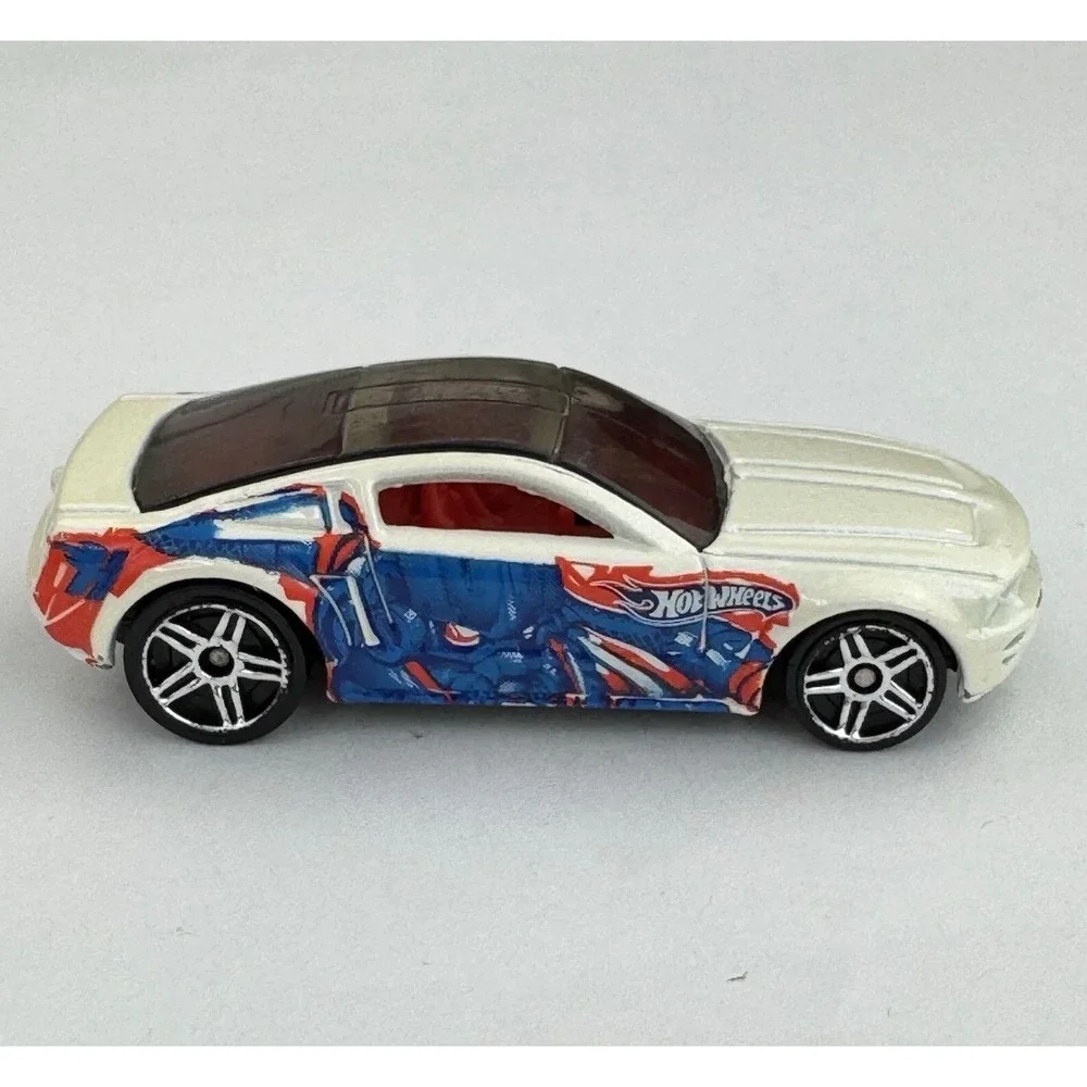 Hot Wheels Mustang GT Concept White Blue Red Graphic 2008 Mystery Cars 1:64